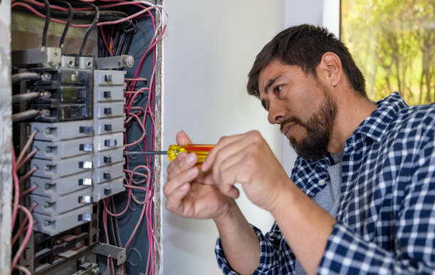 Electrical Outlet Repair in Elmhurst, IL